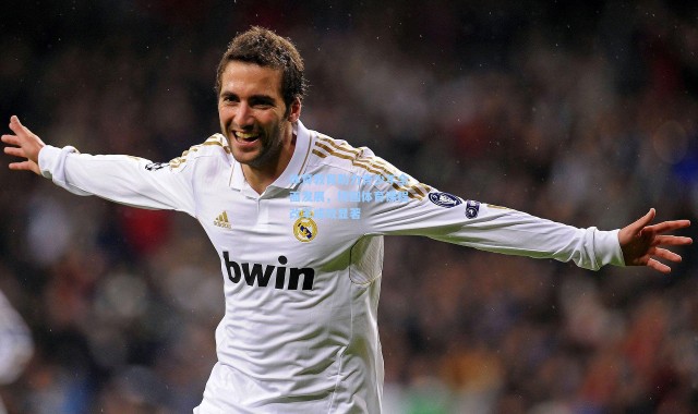 体育教育助力青少年全面发展，校园体育课程改革成效显著